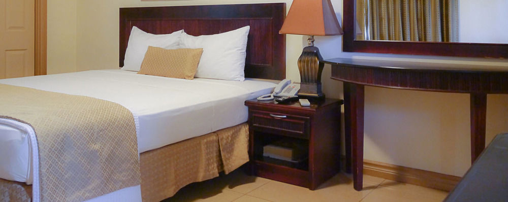 Palms Hotel Trinidad Arouca Экстерьер фото