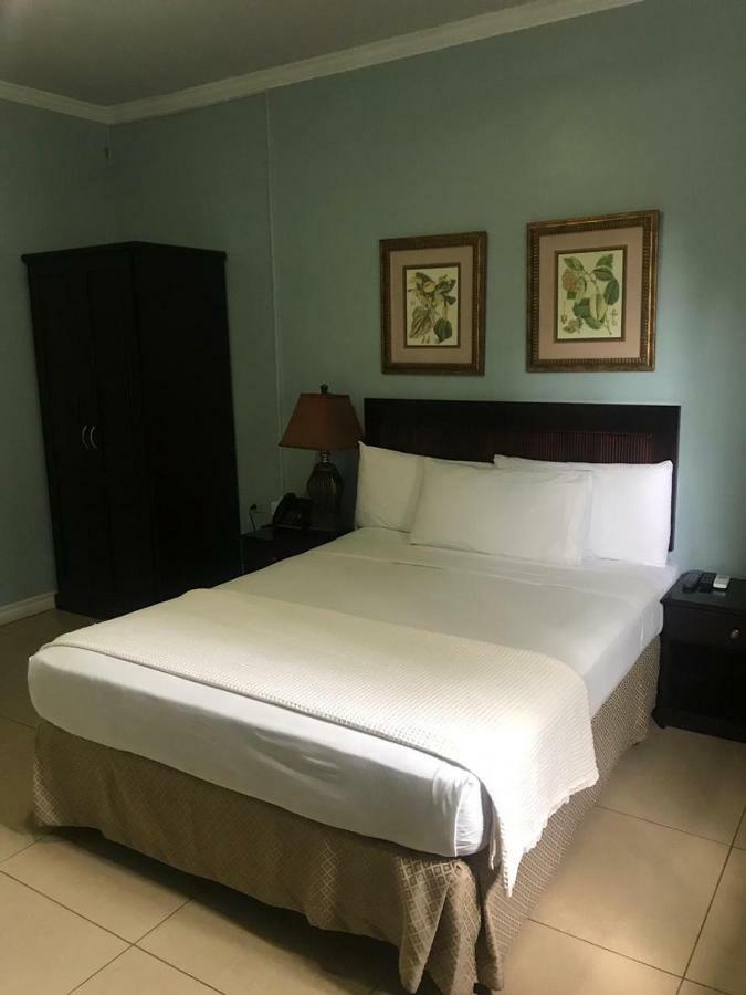 Palms Hotel Trinidad Arouca Экстерьер фото